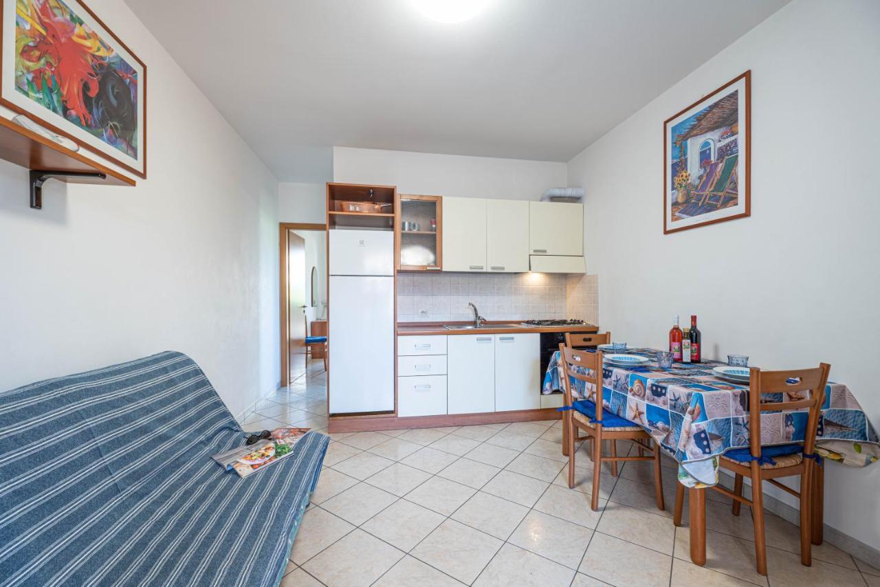 Appartamenti Casa Dini มารินา ดิ กัมโป ภายนอก รูปภาพ